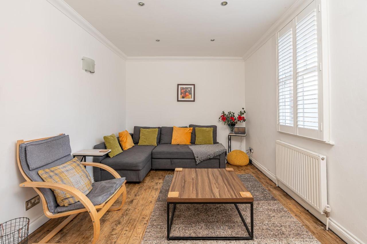 The Old Coach House Apartment York Exterior photo